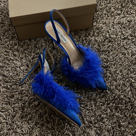 Steve Madden Royal Blue, Satin Heels 💙 - Picture 2 of 7